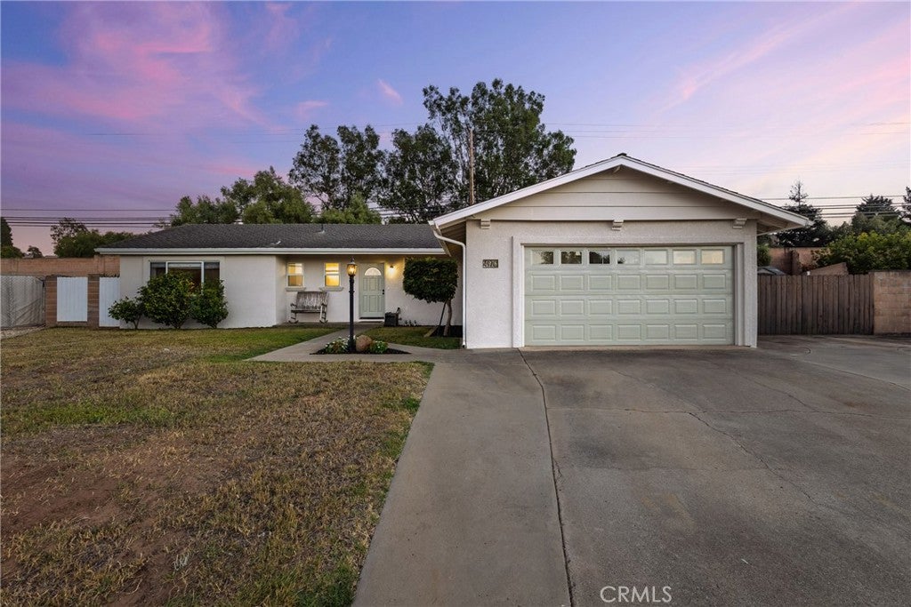 4976 Pleasant