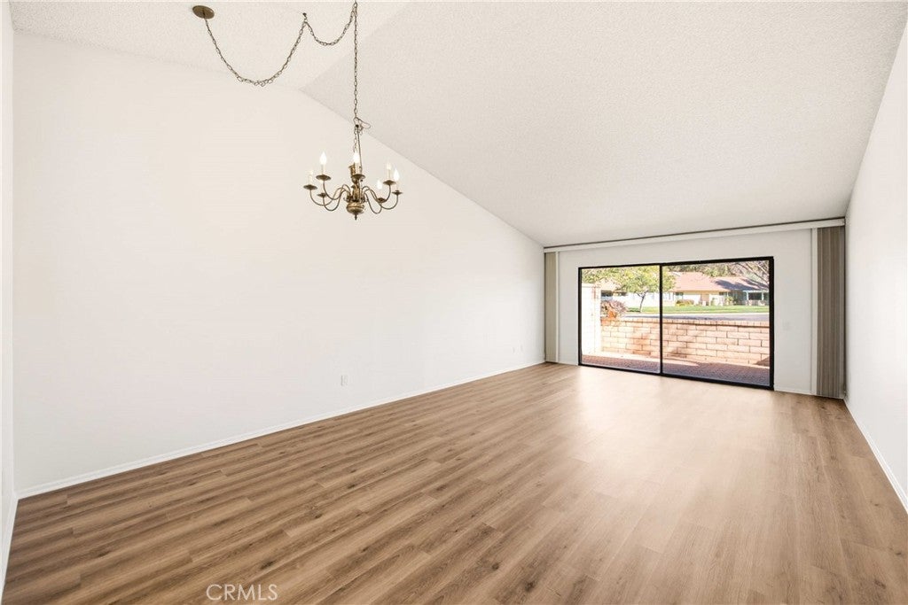 40211 Village 40