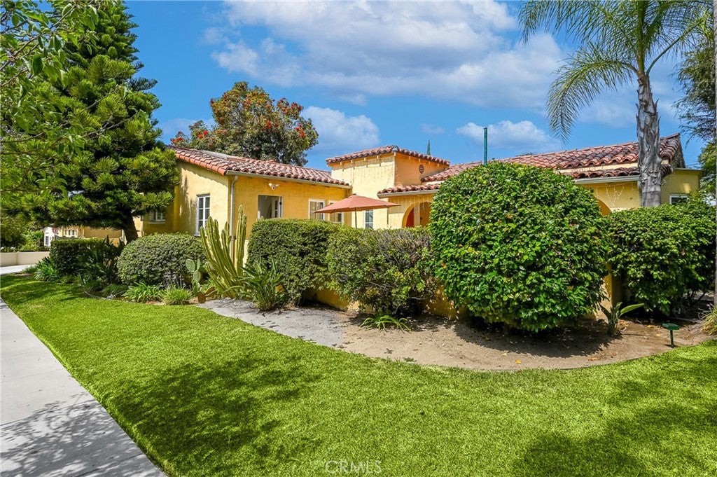1102 Olmsted Drive