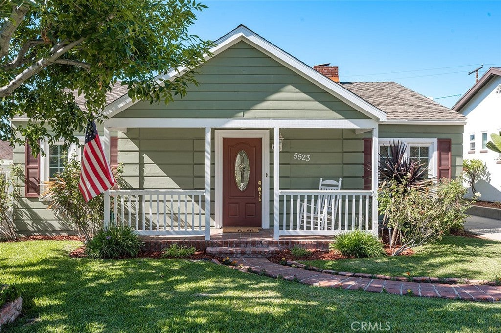 5523 Acacia