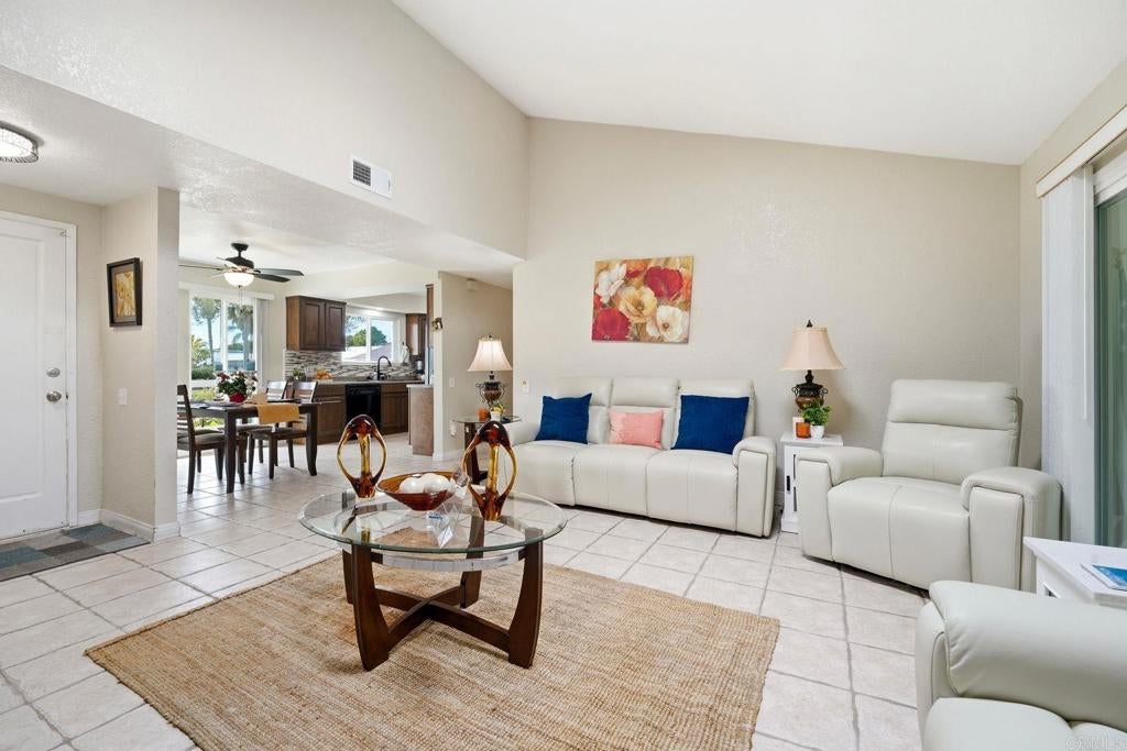 3655 Vista Campana N