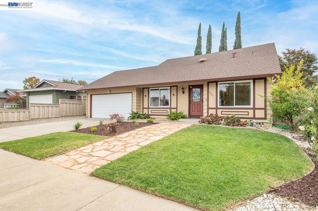 557 Alameda Dr