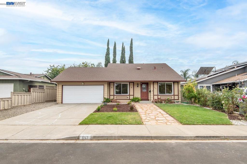 557 Alameda Dr