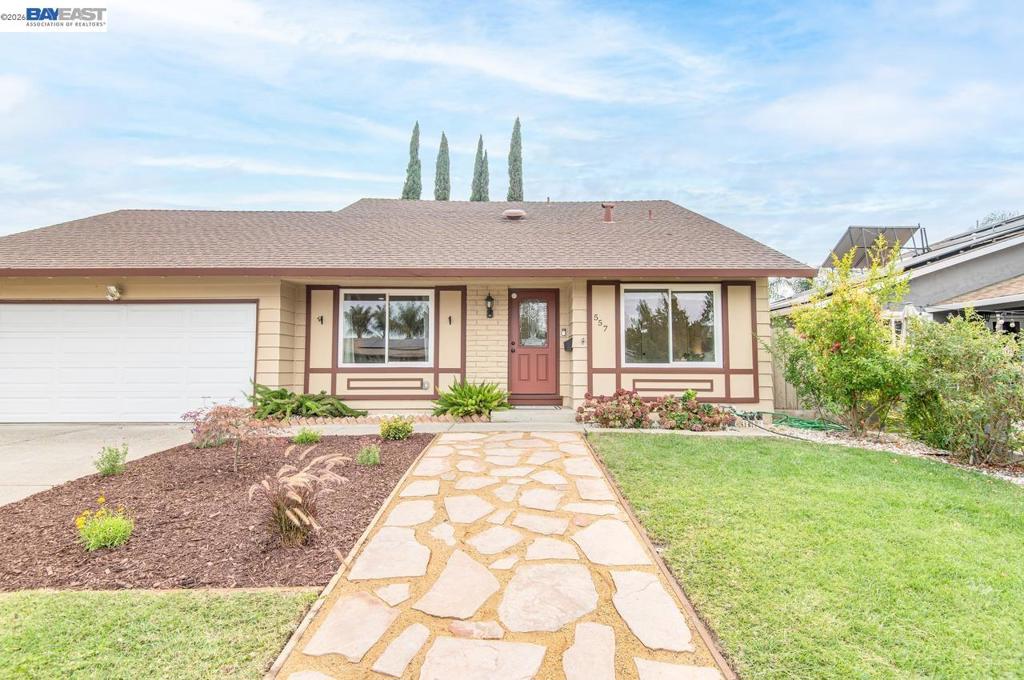 557 Alameda Dr