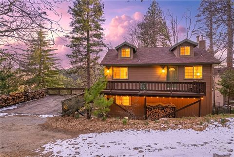 Photo of 26478 Thunderbird Drive, Lake Arrowhead, CA 92391 (MLS # IG25195527)