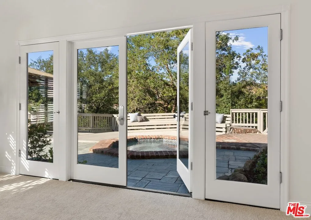 Beverly Hills, California 90210, United States, 4 Bedrooms Bedrooms, ,4 BathroomsBathrooms,Residential,Active,178692