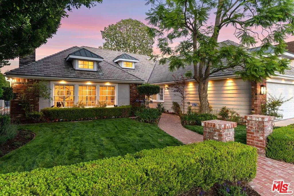 Beverly Hills, California 90210, United States, 4 Bedrooms Bedrooms, ,4 BathroomsBathrooms,Residential,Active,178692