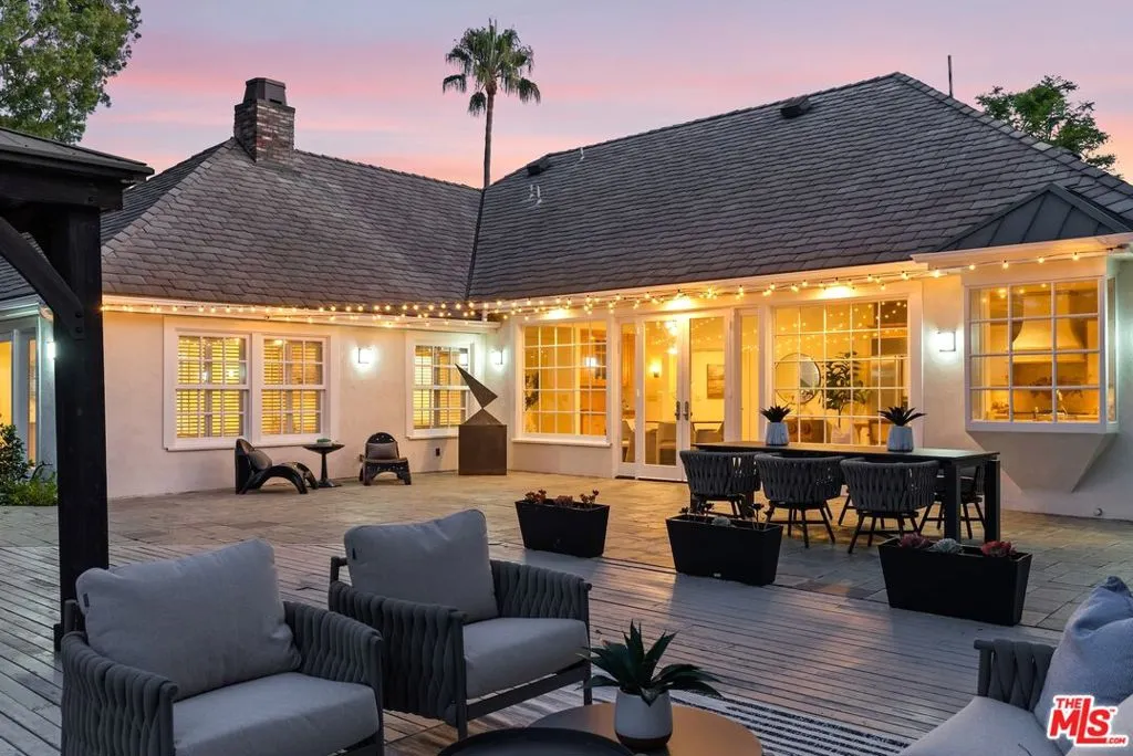 Beverly Hills, California 90210, United States, 4 Bedrooms Bedrooms, ,4 BathroomsBathrooms,Residential,Active,178692