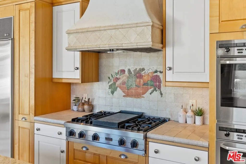 Beverly Hills, California 90210, United States, 4 Bedrooms Bedrooms, ,4 BathroomsBathrooms,Residential,Active,178692