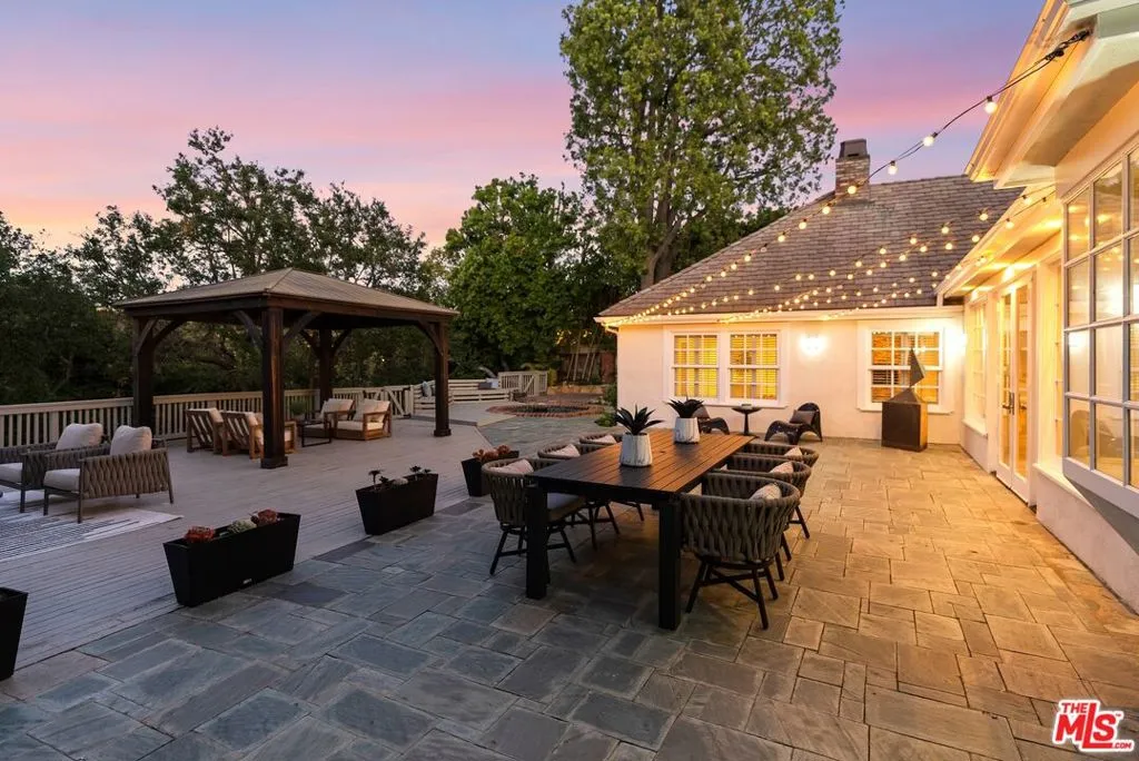 Beverly Hills, California 90210, United States, 4 Bedrooms Bedrooms, ,4 BathroomsBathrooms,Residential,Active,178692