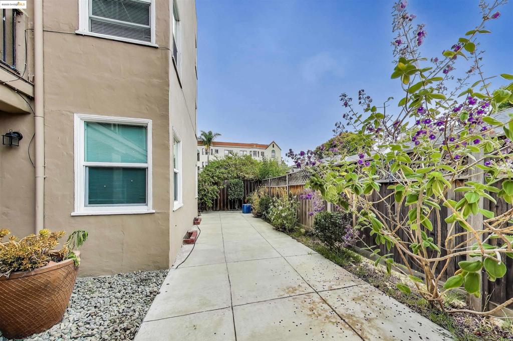 BELLEVIEW GARDEN - Residential Income
