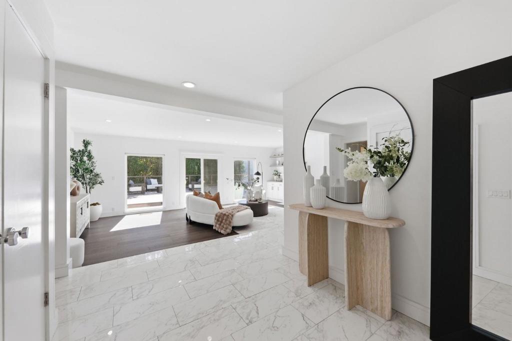 1365 Lakeview Drive