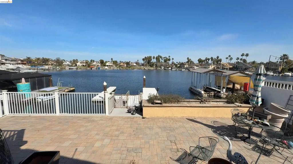 1835 Dolphin Ct