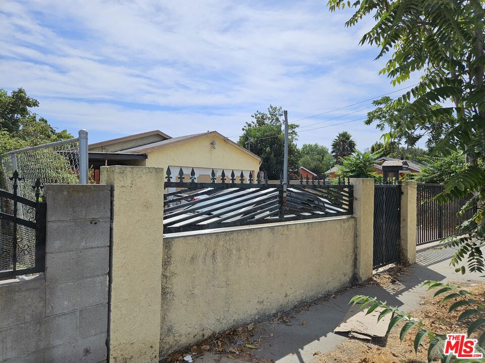 2238 E 120th Street