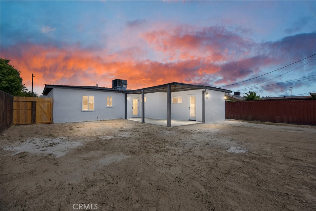 1501 Edna Street