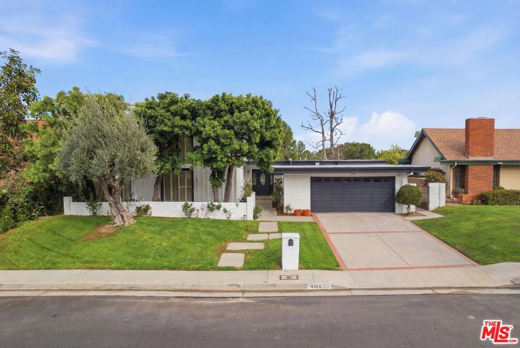 Photo of 4108 Tarrybrae Terrace, Tarzana, CA 91356 (MLS # 26651153)