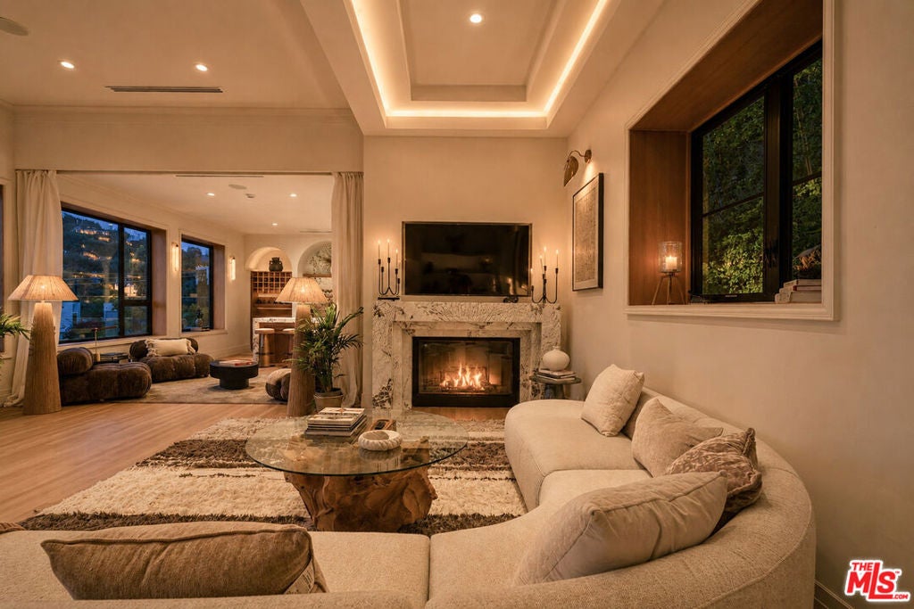 Photo of 8855 Hollywood Boulevard, Los Angeles, CA 90069 (MLS # 26891817)