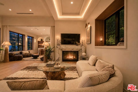 Photo of 8855 Hollywood Boulevard, Los Angeles, CA 90069 (MLS # 26891817)