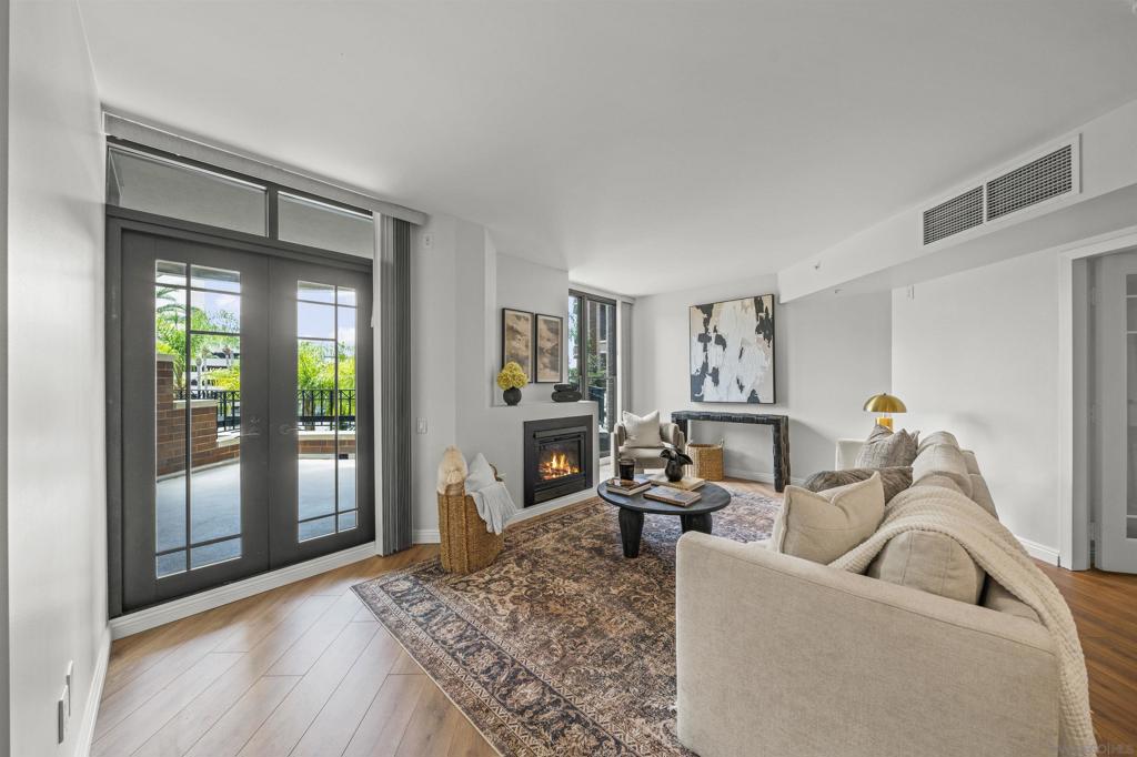 500 W Harbor Drive 318