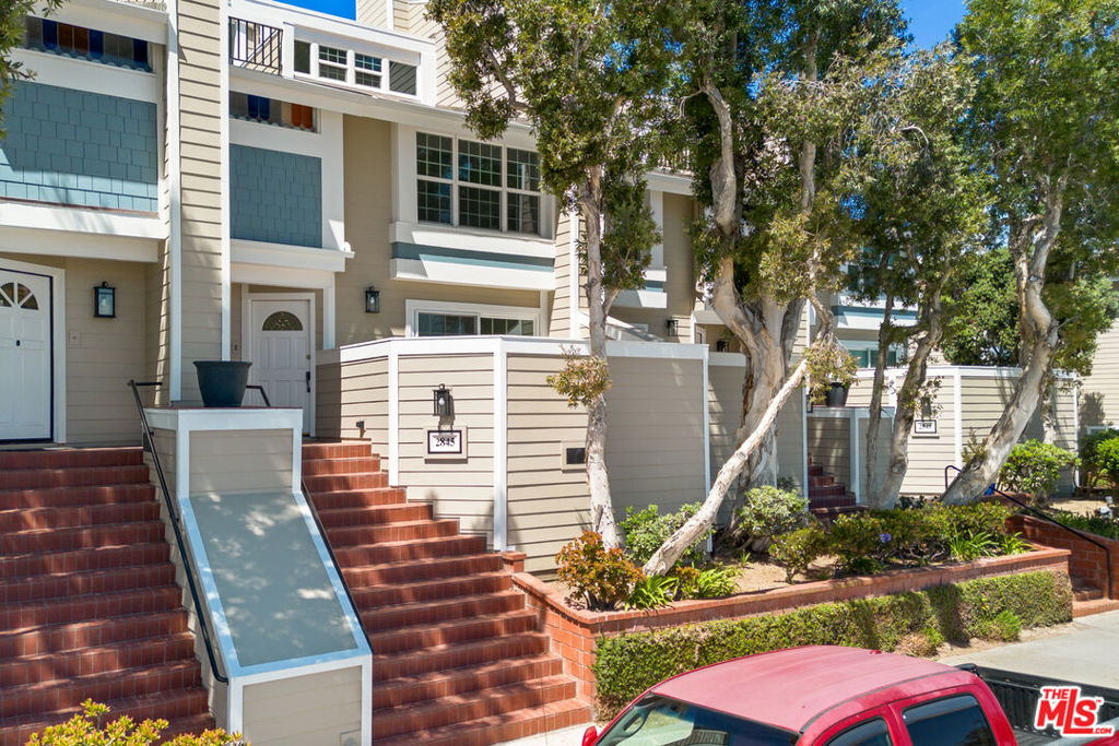 2845 Harbor Boulevard