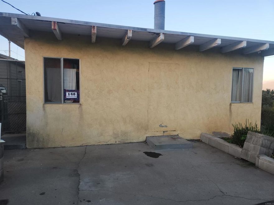 This is NOT for the faint of heart... Fixer, unloved for years! Damaged by fire somewhere in time with a number of surrounding homes complete fire losses years ago, subsequently rebuilt into large, beautiful homes. You name it - this one needs it! Set in the quaint, quiet community of Crest.  For the right person, opportunity is knocking!