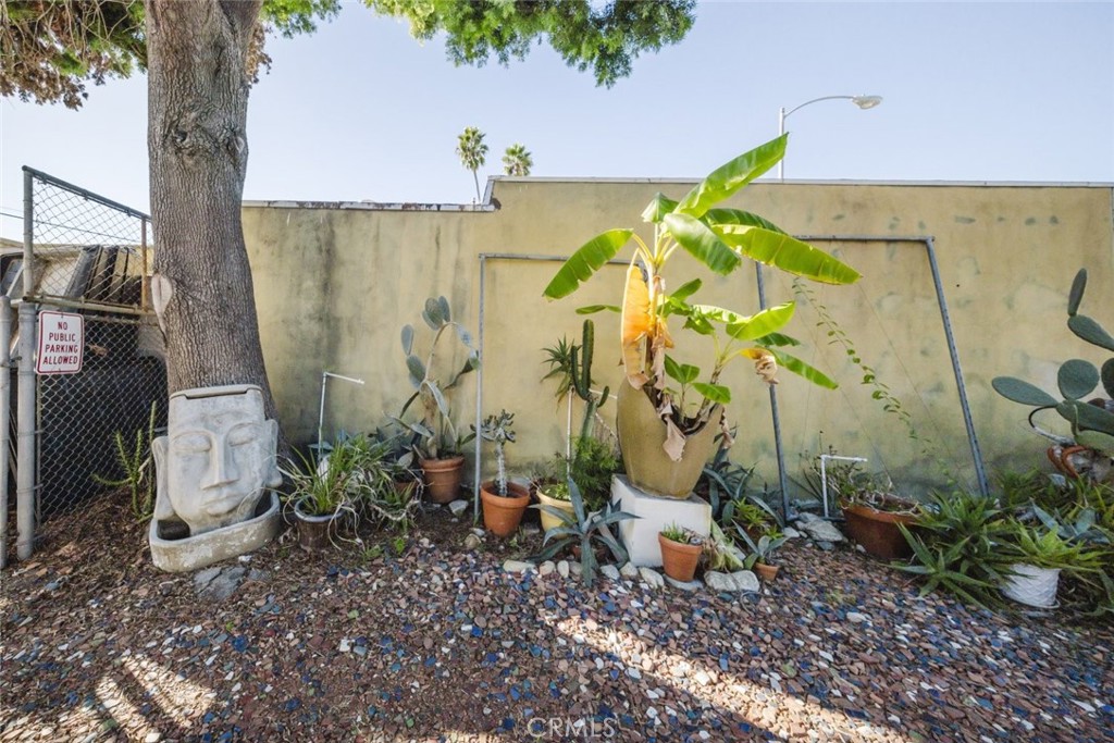 2006 E Foothill Boulevard