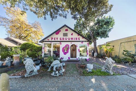 Photo of 2006 E Foothill Boulevard, Pasadena, CA 91107 (MLS # SR25273304)