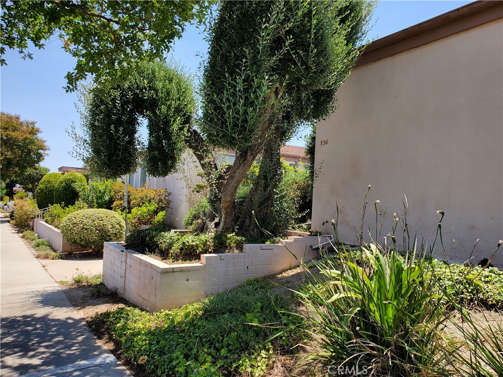 777 E Valley
