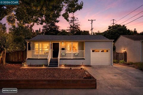 Photo of 3103 Hazelwood St ST, Vallejo, CA 94591 (MLS # 41133932)