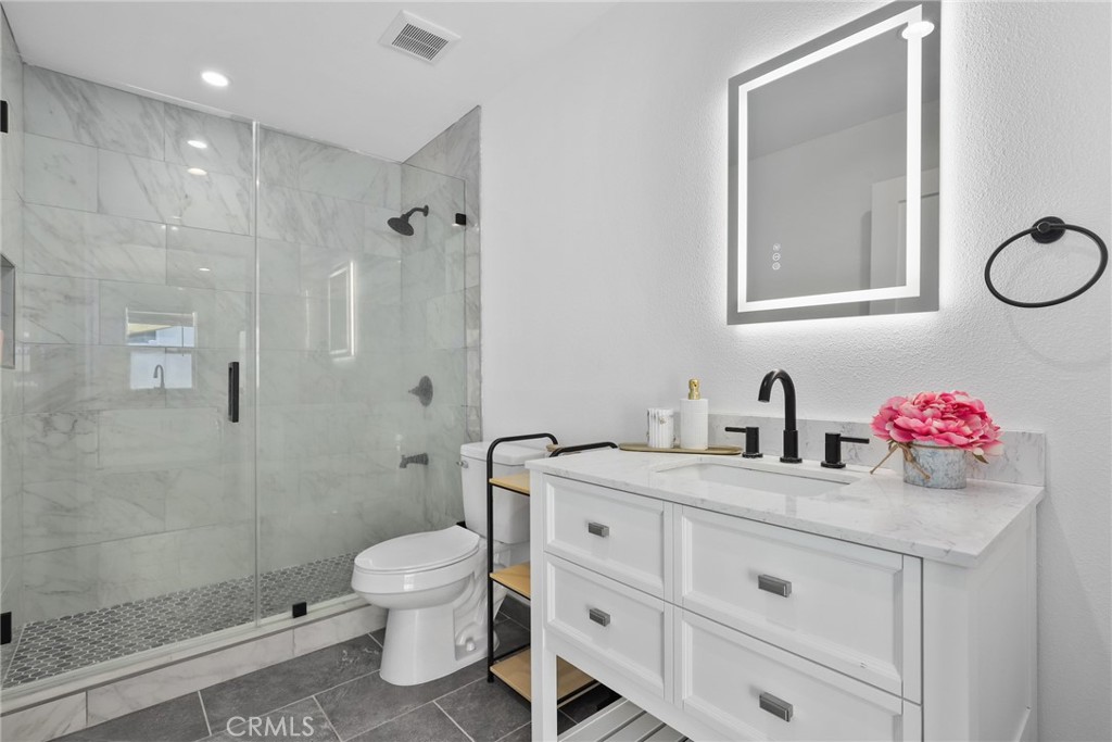 Properties 2 2129 N Pepper Street