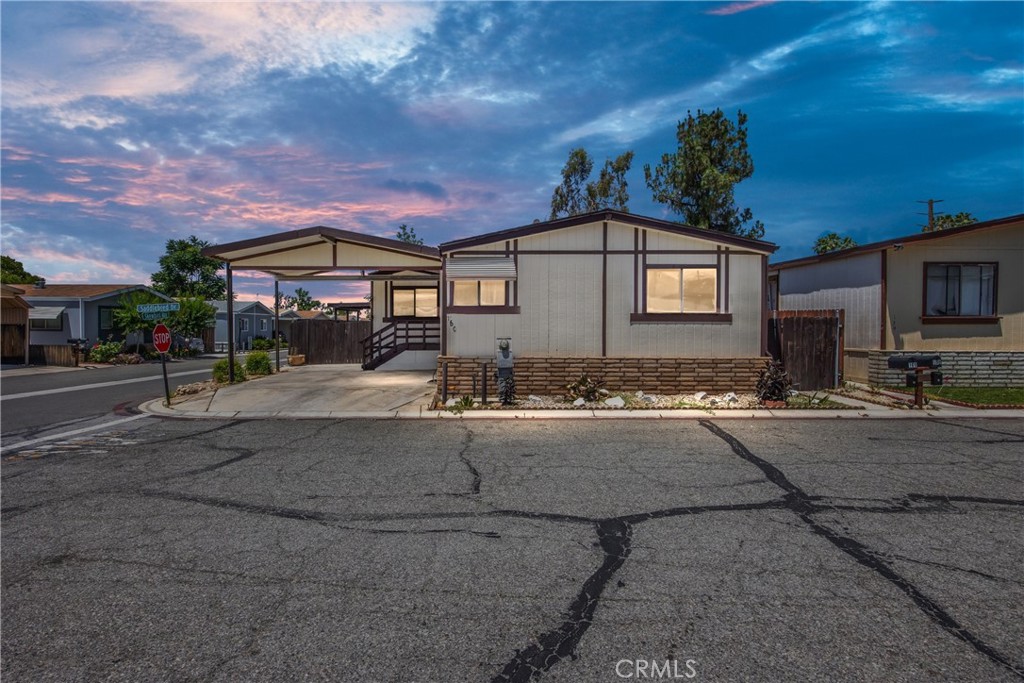 Welcome to this charming manufactured home located in the desirable Highlands Mobile Home Park Community. This spacious 3-bedroom, 2-bathroom home offers approximately 1,704 sqft of comfortable living space. The large living room creates an inviting atmosphere for gatherings and relaxation. The spacious kitchen features bar seating and an eat-in area, perfect for family meals and entertaining. The home also includes a convenient laundry room and has a generously sized backyard, ideal for outdoor activities and gardening.
Calling all buyers—bring your imagination and make this lovely space your own! The community offers fantastic amenities including a clubhouse, exercise room, pool, and spa, providing plenty of opportunities for leisure and socializing. Don’t miss the chance to enjoy the vibrant lifestyle in Highlands Mobile Home Park!