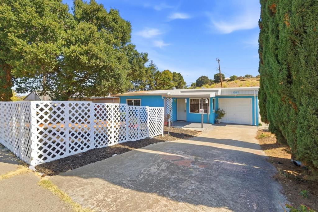 1582 Magazine Street