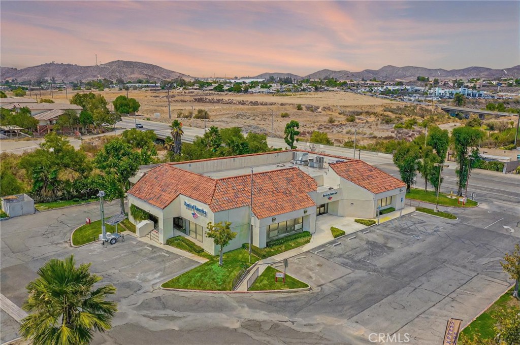 2495 E Lakeshore Drive