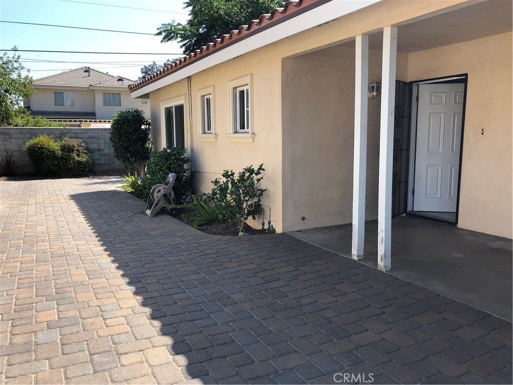 6136 Camellia Avenue