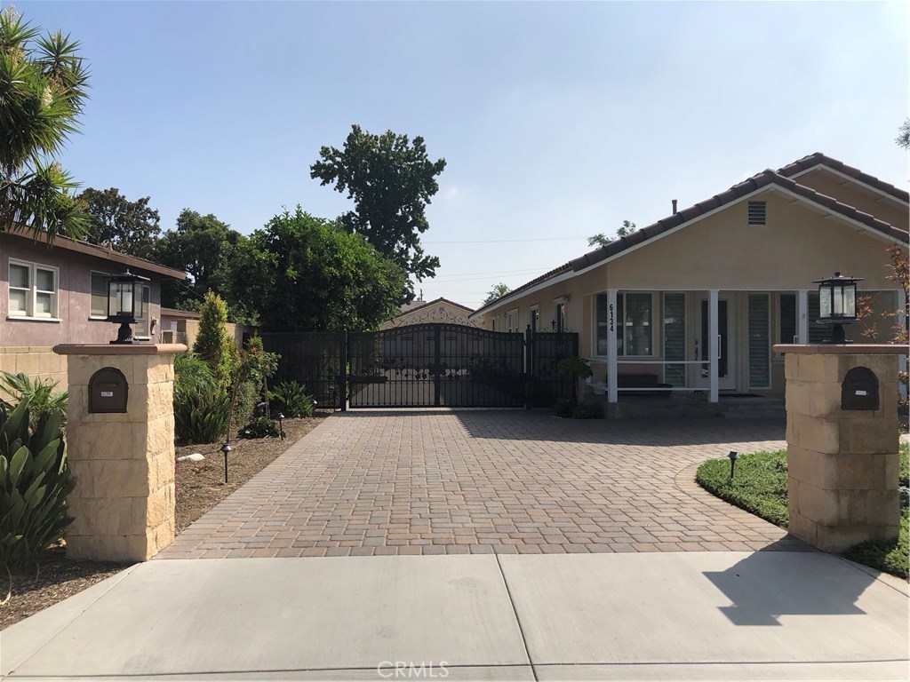 6136 Camellia Avenue