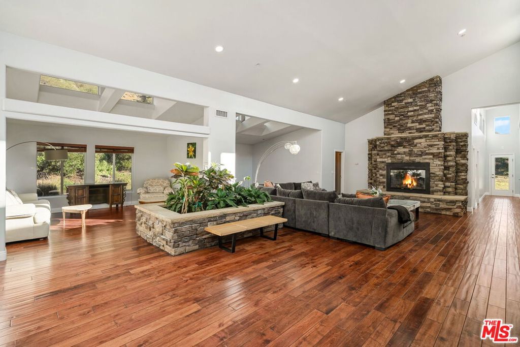 3701 Kanan Road