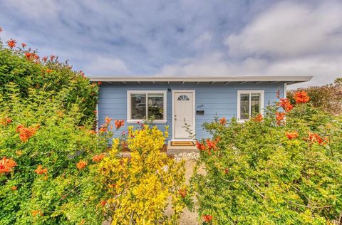 Photo of 1623 San Pablo Avenue, Seaside, CA 93955 (MLS # ML82046694)