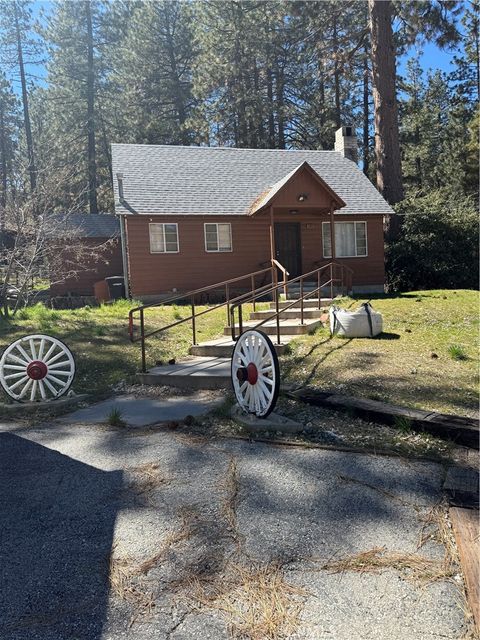 Photo of 5806 Victorville St, Wrightwood, CA 92397 (MLS # HD26056401)