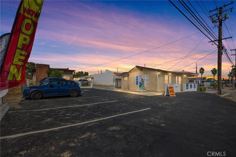 16072 Arrow Fontana CA 92335