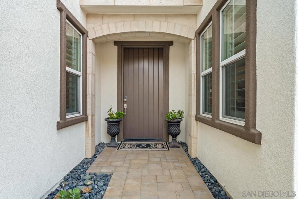 985 Tucana Dr.