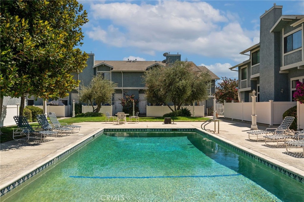 15106 Nordhoff ST