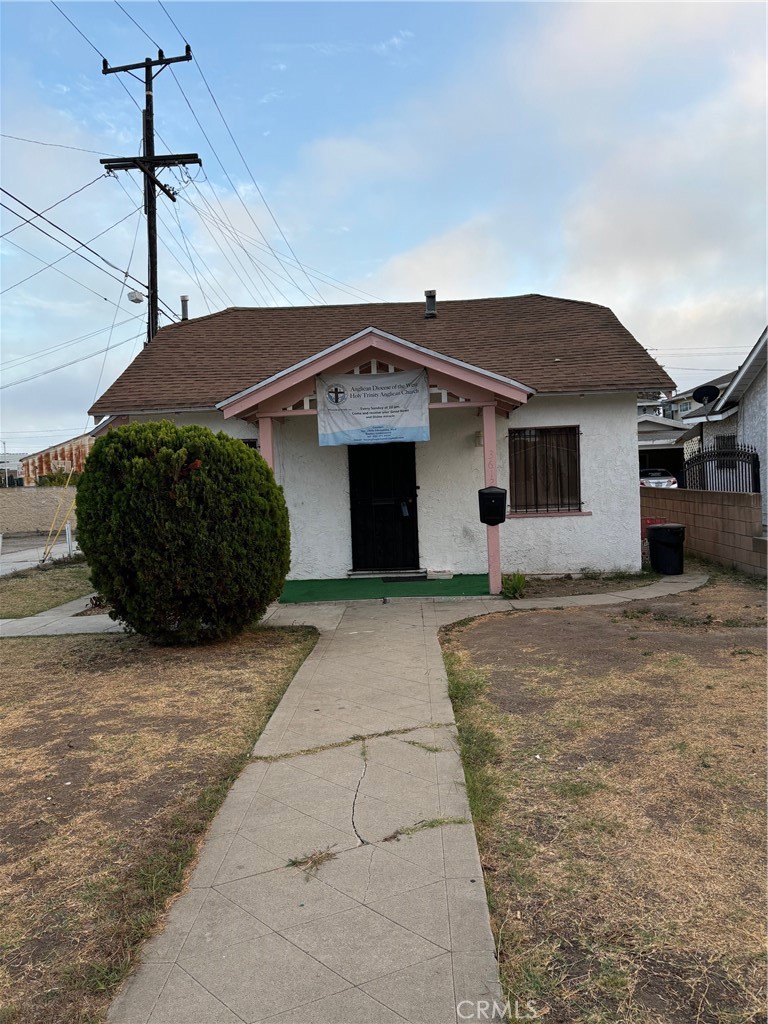 Back on the Market: Multi-purpose building can be used to host banquets, conferences, seminars, or small church. Main room has 6 ceiling fans. the building has 2bathrooms, kitchen with commercial refrigerator and stove (included is sale of property), pantry, front room that can be used as an office, 2storage rooms. the property is a corner lot property and is zoned for both residential and commercial use. This property has great potential for renovation or new development. Includes approximately 8 parking spaces and a handicap ramp