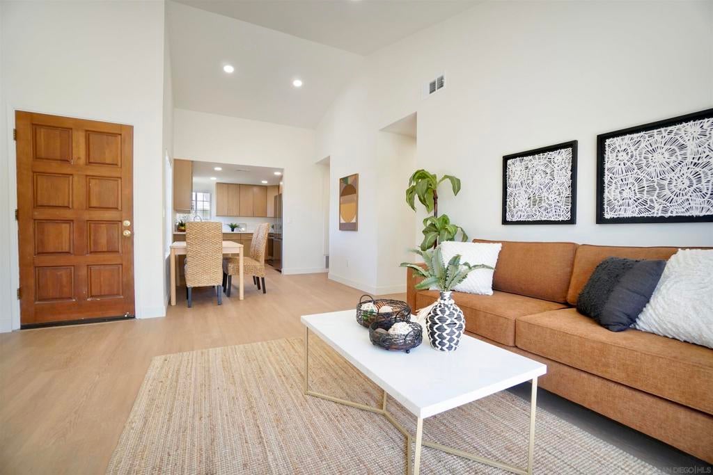 2877 Sanford Lane