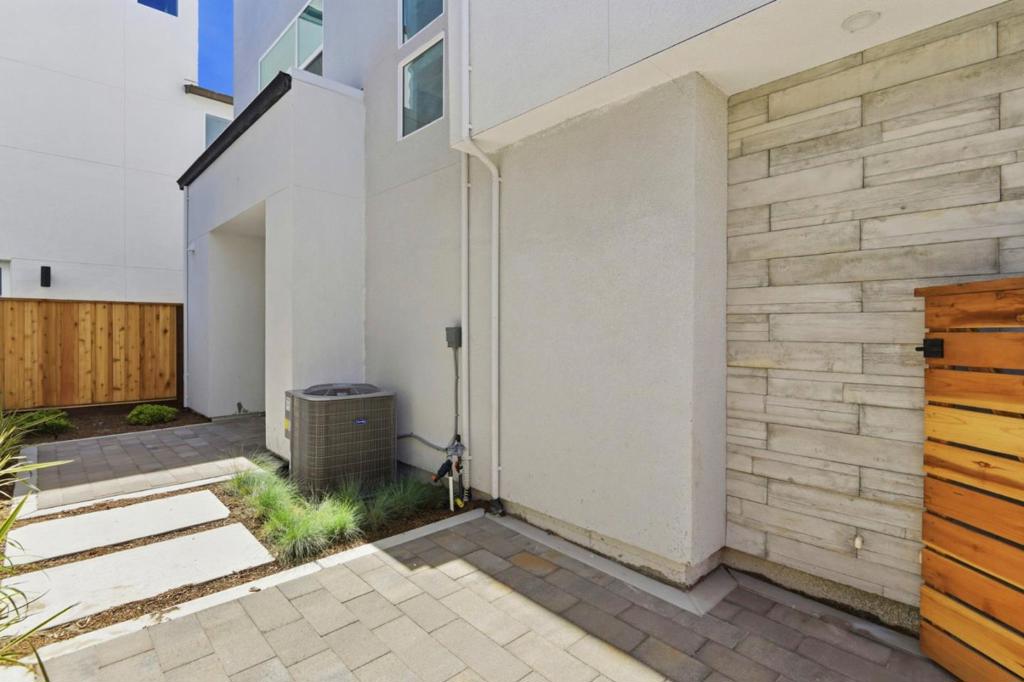 225 Honeydew Court