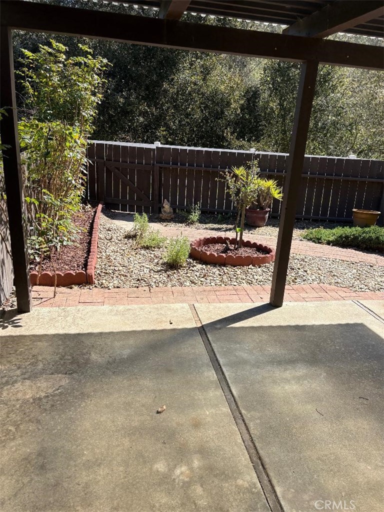 1009 Meadow Way