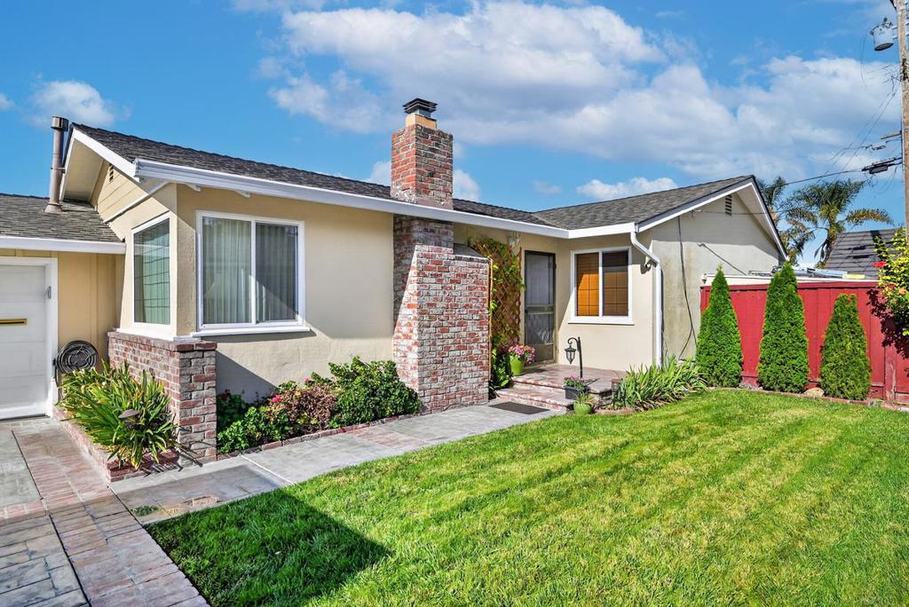 3021 Santa Maria Avenue
