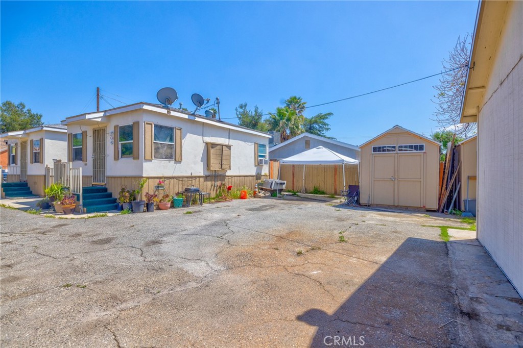 164 S Santa Fe Avenue