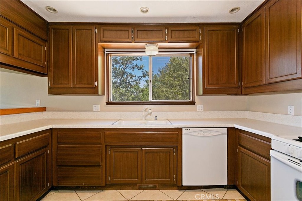 Arrowhead Woods (AWHW) - Residential Lease