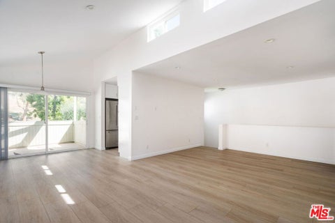 Photo of 22125 Burbank Boulevard #7, Woodland Hills, CA 91367 (MLS # 26988267)