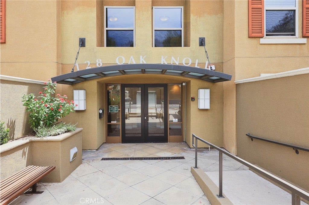 128 N Oak Knoll 206